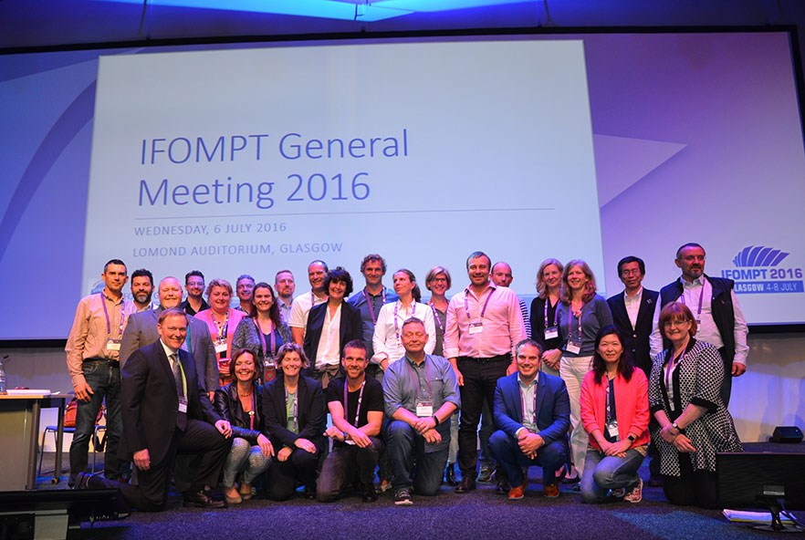 Membri del sottogruppo IFOMPT alla loro assemblea generale nel 2016