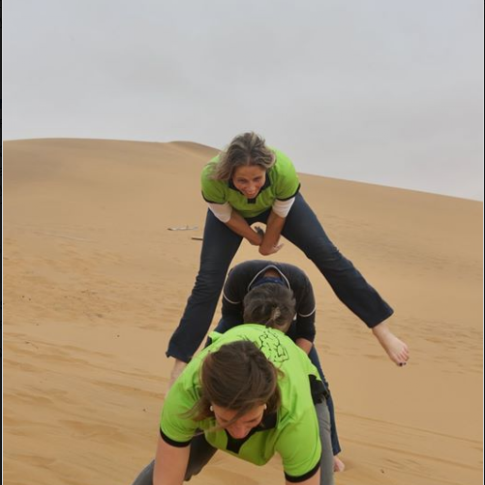 Fotografía que muestra una celebración celebrada en Namibia para conmemorar el Día Mundial del PT 2019