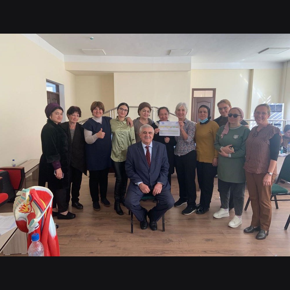 タジキスタン初の理学療法士教育プログラムのマイルストーン |世界理学療法