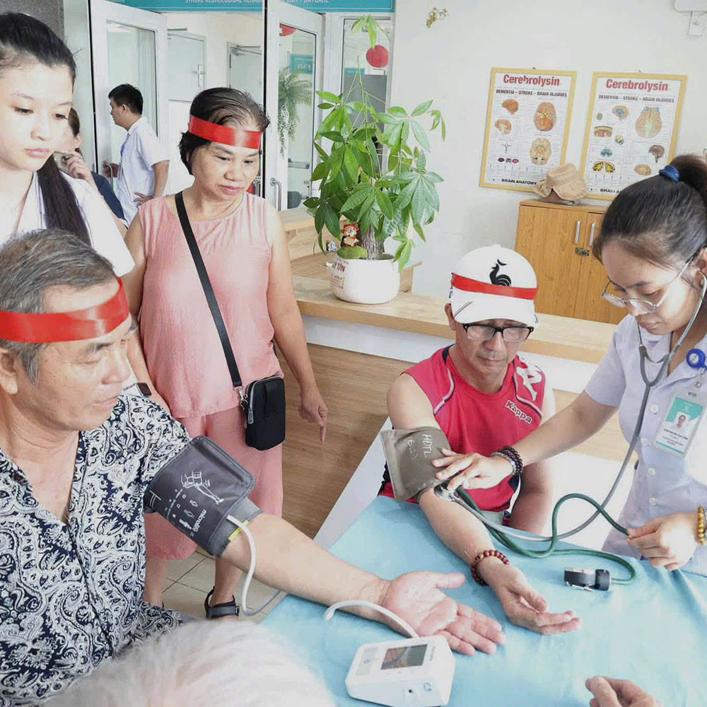 Photo showing activities held to mark World PT Day 2026 in Vietnam