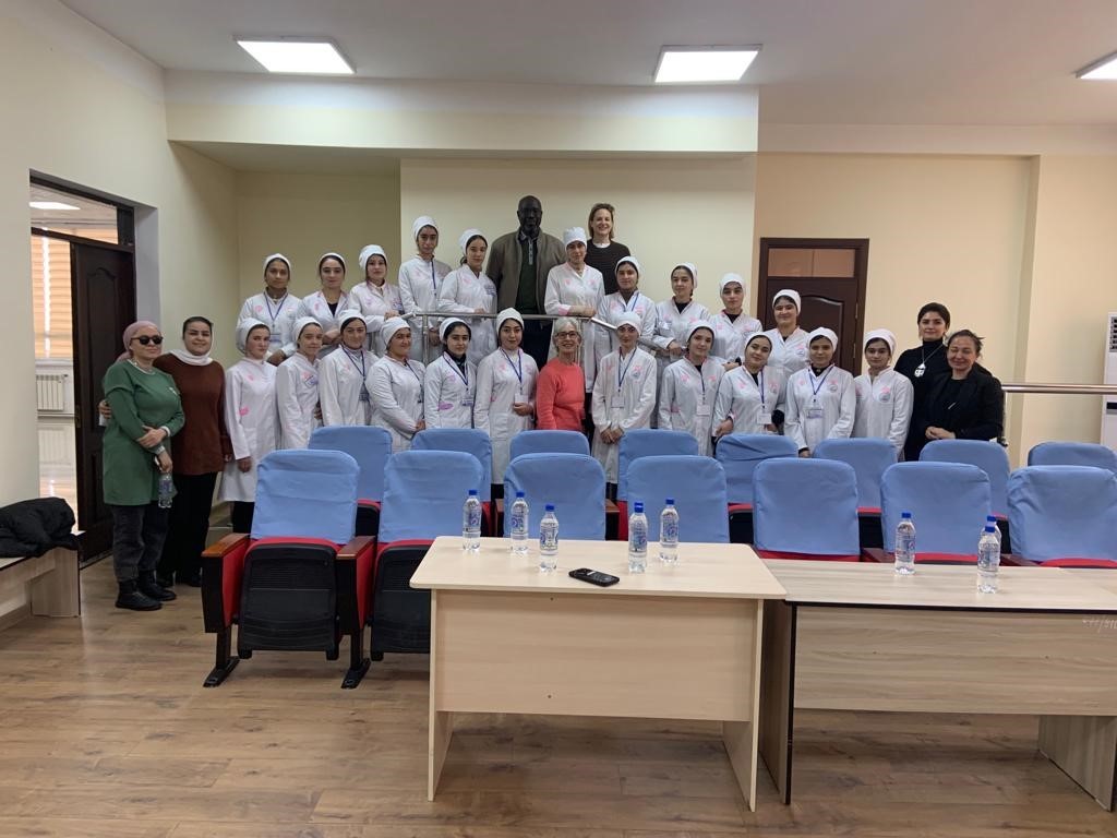 Participants à un atelier éducatif au Tadjikistan