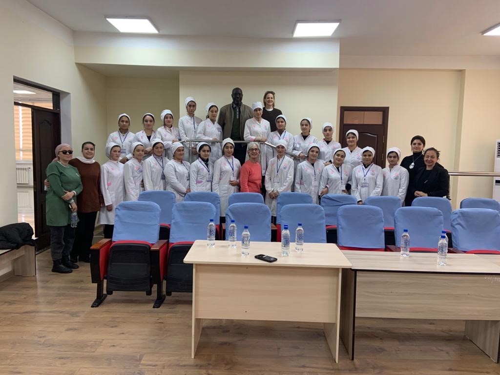 Participantes em workshop sobre educação no Tajiquistão