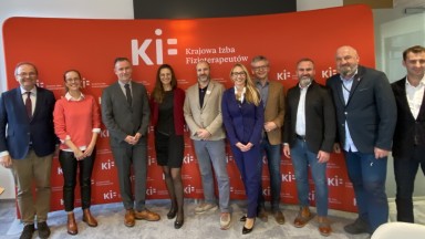 Jonathon Kruger with representatives of the Polish Chamber of Physiotherapists