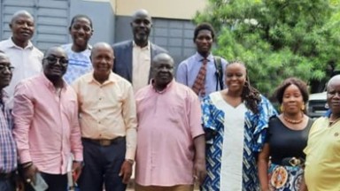 Reunião com colegas fisioterapeutas em Serra Leoa