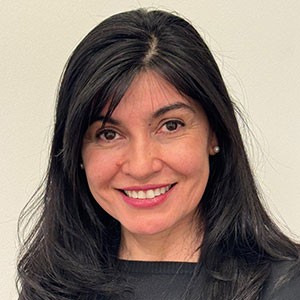 Headshot of Sonia Roa-Alcaino
