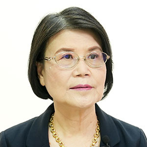 Headshot of Hua-Fang Liao