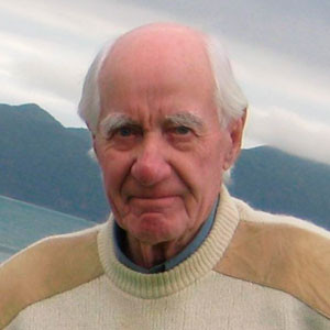 Headshot of Robin McKenzie